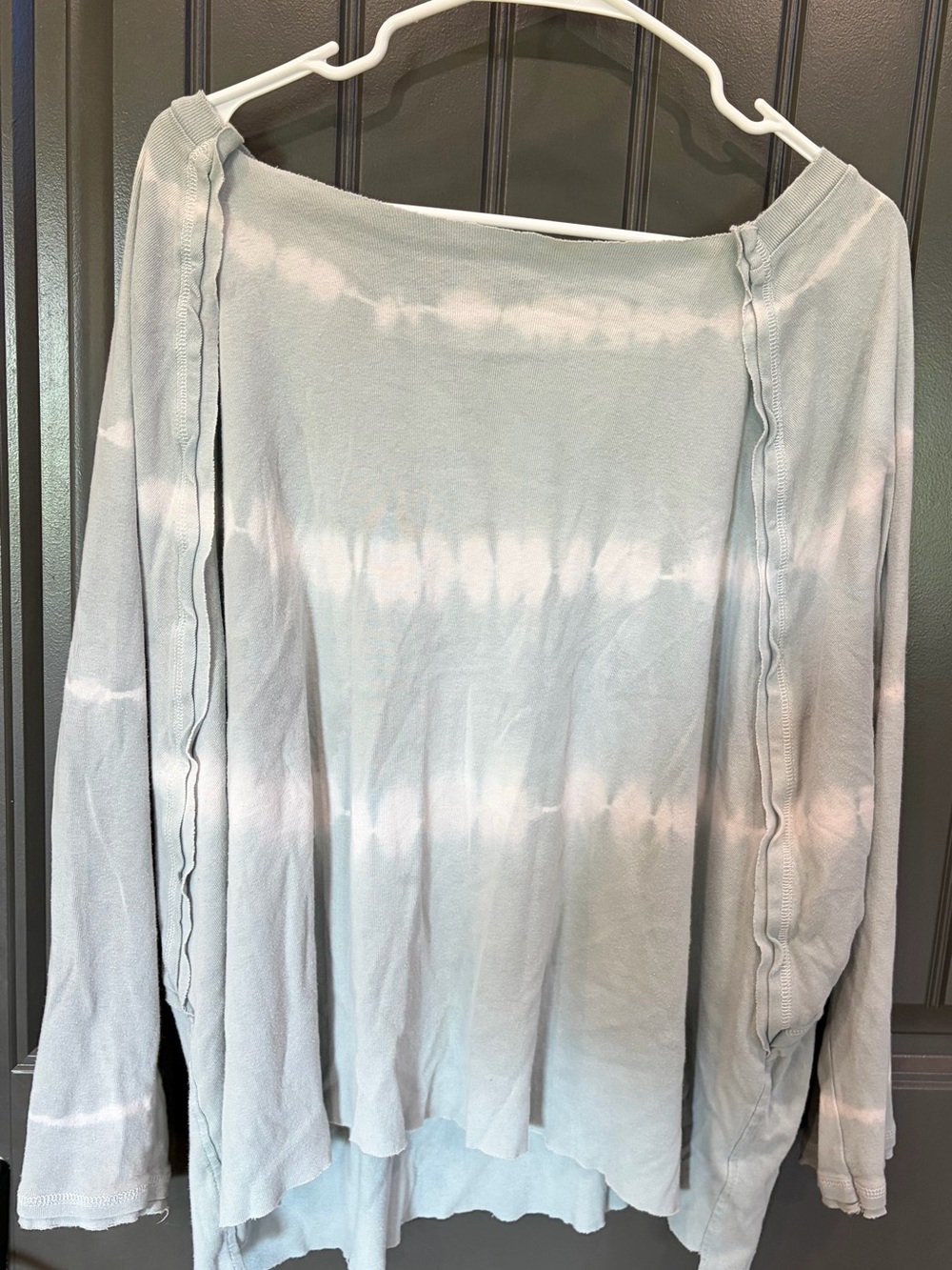 scoop neck Easel  long sleeve / sweater